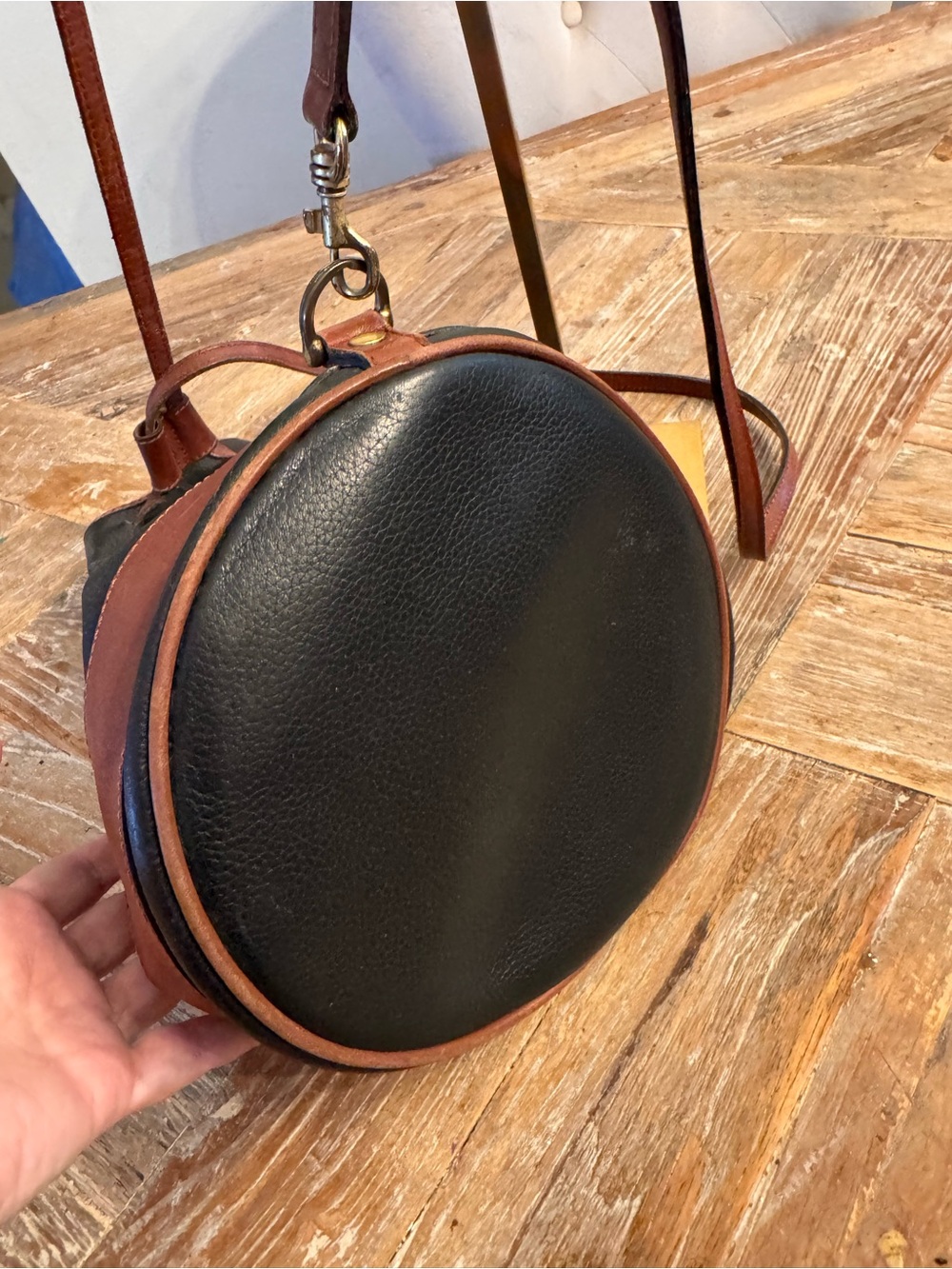 Leather Conpany Drawstring Crossbody Bag - Black & Brown - Picture 4 of 8